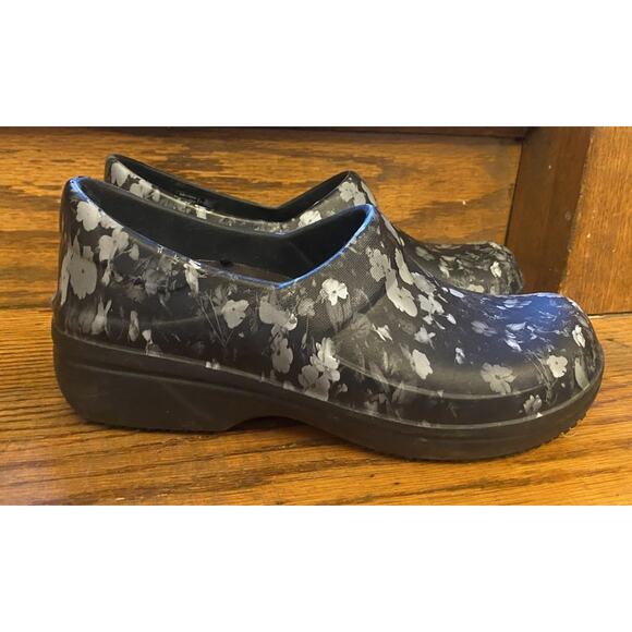 Crocs Womens Slip Resistant Shoes Neria Pro II Graphic Clogs, Nurse Shoes Sz 8 - Picture 1 of 9